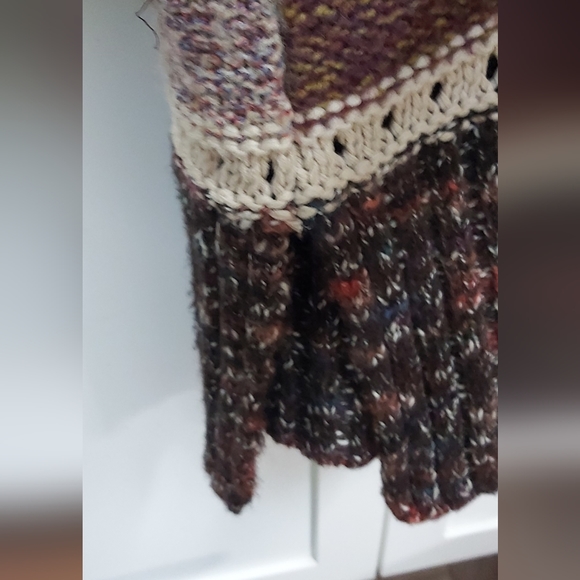 Angel of the North cardi sweater - Picture 8 of 10